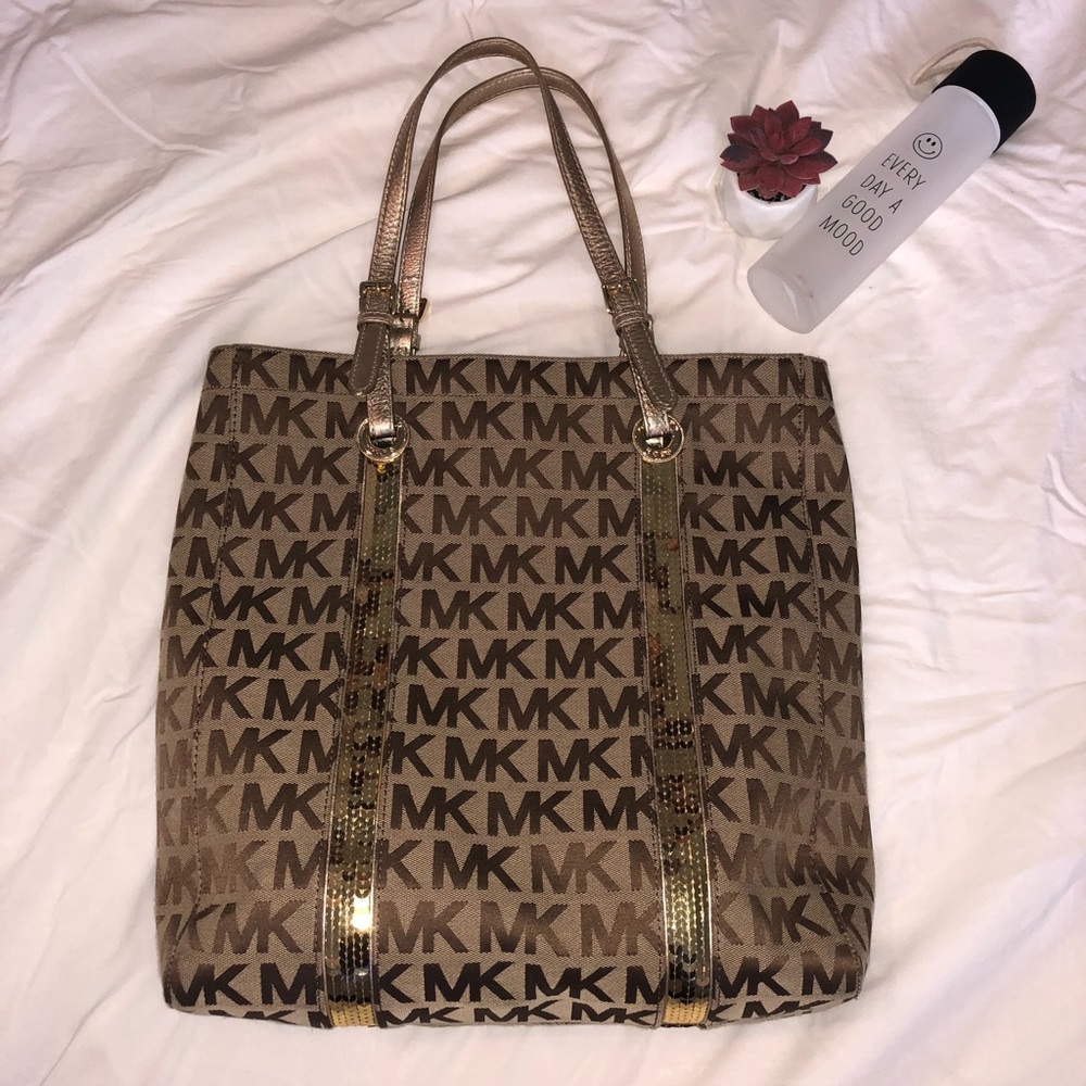 Michael Kors ‘Jet Set’ MK signature